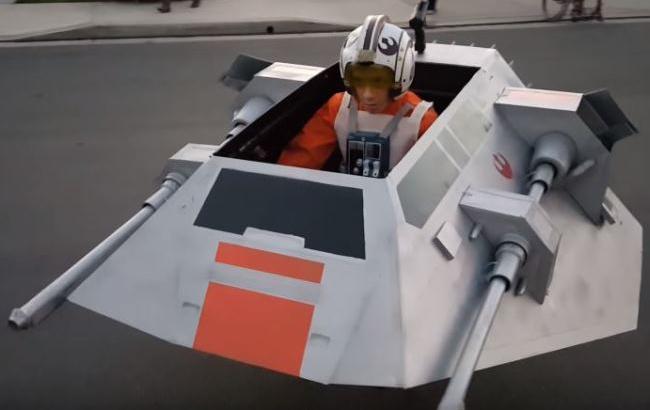 Винахідливий батько перетворив інвалідну коляску сина в корабель з Star Wars