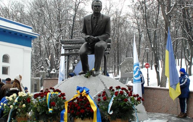 В Киеве почтили память легендарного Лобановского
