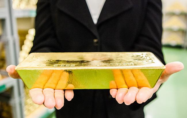 Нацбанк знизив курс золота до 326,1 тис. гривень за 10 унцій