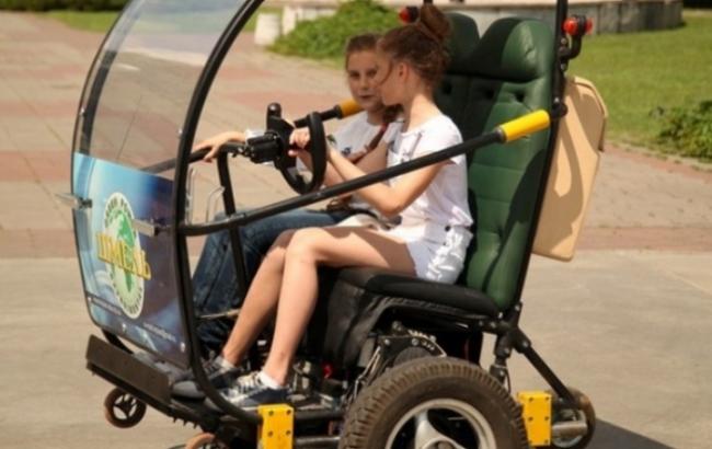 В Кривом Роге презентовали электромобиль "Шмель"