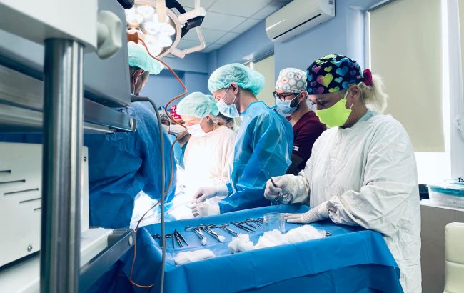 У Львові новонародженій дівчинці видалили кілограмову пухлину: деталі операції
