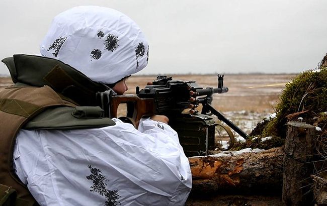 Бойовики на Донбасі 40 хвилин обстрілювали з мінометів Лебединське