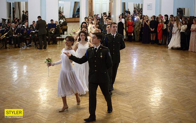 В ритме танго: в Киеве отгремел кадетский бал (фоторепортаж)
