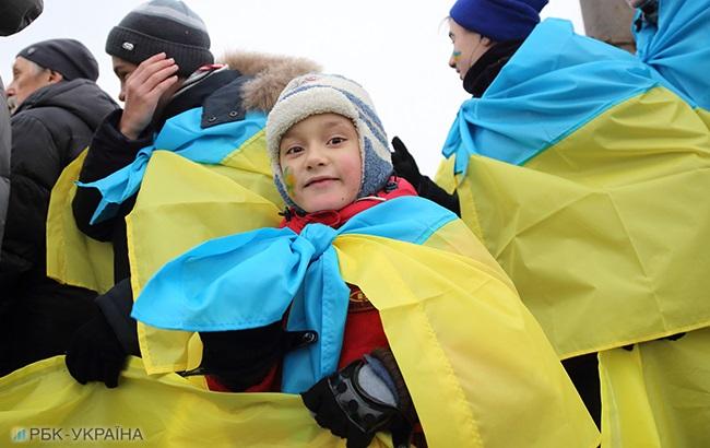 День Соборности: украинцы создали "живую цепь" и развернули национальный флаг (яркий фоторепортаж)