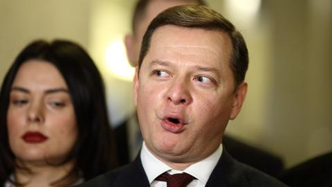 Не уважив: Ляшко залишив без уваги подарунок українців (фото)