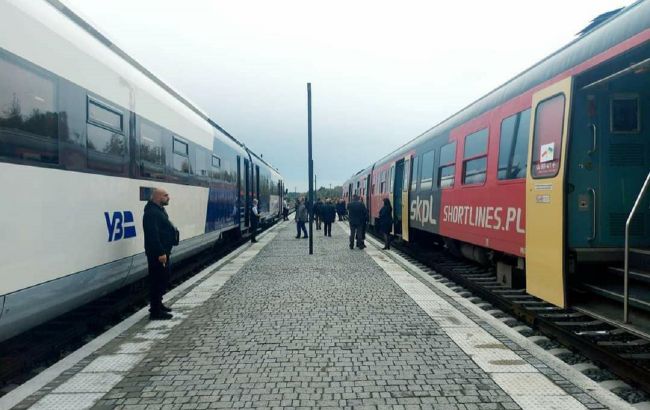 Новый поезд в Варшаву. Почему пассажиры жалуются на комфорт