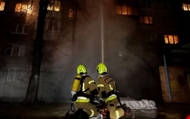 У Києві на Шулявці горіла багатоповерхівка, є загибла