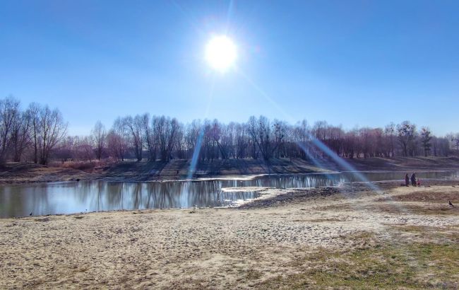 В Киеве высохло известное озеро, которое когда-то было полноводным (фото)