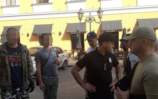 В Одессе полиция задержала двух мужчин за нападение на участника Марша равенства