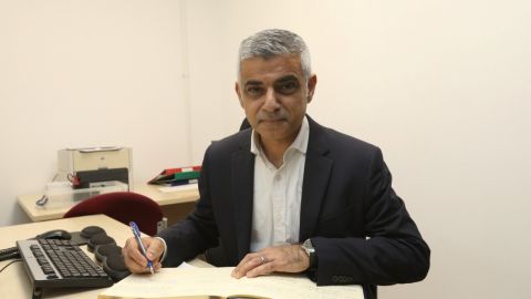 Мер Лондона закликав владу Британії конфіскувати майно "друзів Путіна"