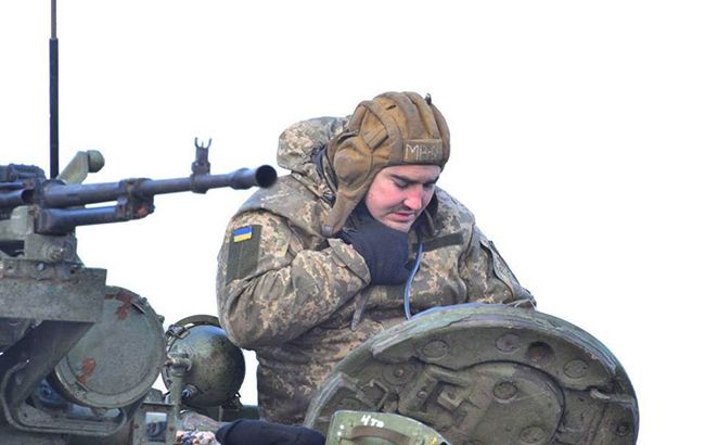 На Донбасі двічі обстріляли позиції українських військ