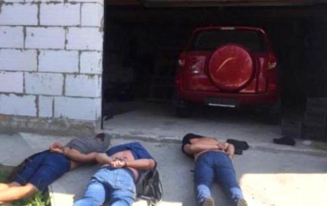 В Киевской области задержали группу угонщиков элитных автомобилей