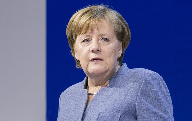 Меркель поклала відповідальність за концтабори на Німеччину