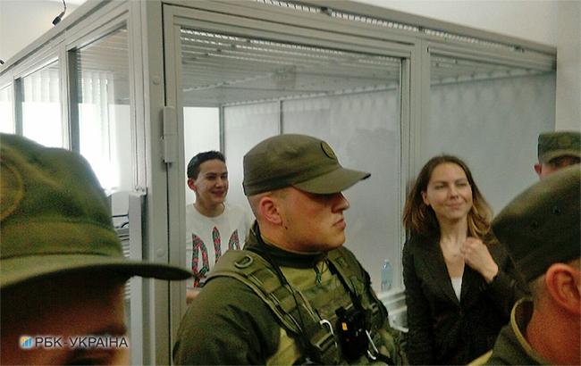 Савченко заявила, що адвокати представляють її інтереси безкоштовно