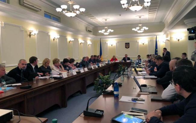 Експерти рекомендують Раді підтримати розвиток чистої енергетики в Україні