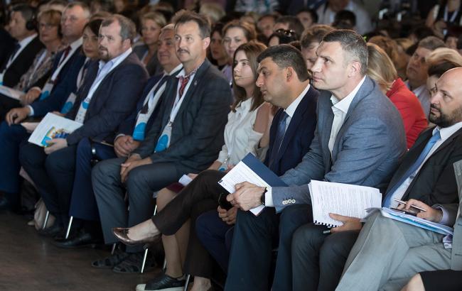 Кличко: Киев вкладывает в качественное образование детей более трети бюджета города