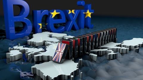 Парламентарии Британии призвали Мэй отложить голосование по Brexit