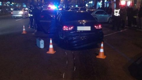 У Харкові авто влетіло на "острівець безпеки": постраждалі у тяжкому стані