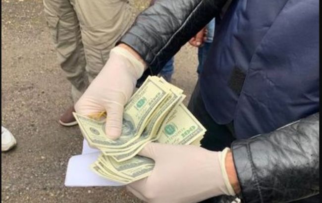 Заместителя военкома в Тернопольской области отстранили за взятку в 1,5 тысячи долларов