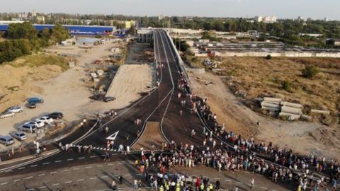 У Херсоні за програмою Зеленського відкрили перший з'їзд шляхопроводу "ХБК-Таврійський"