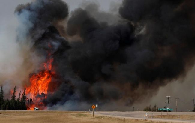 Площадь лесных пожаров в Канаде продолжает расти