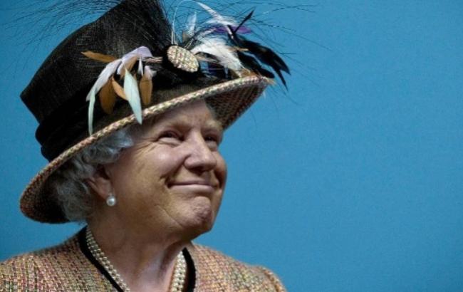 Магия фотошопа: британский дизайнер скрестил Трампа с Елизаветой ІІ