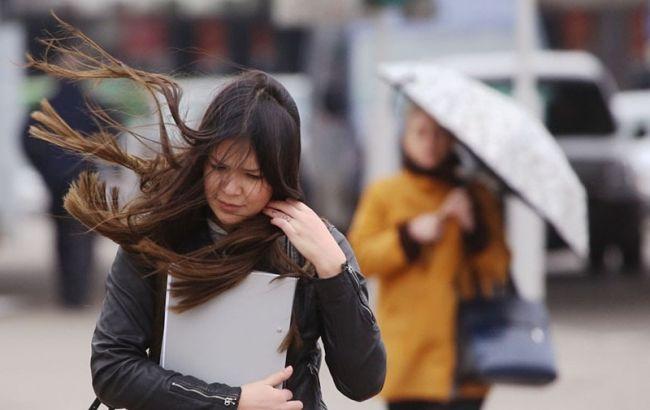 Синоптики предупреждают о сильном ветре в Украине 6 марта