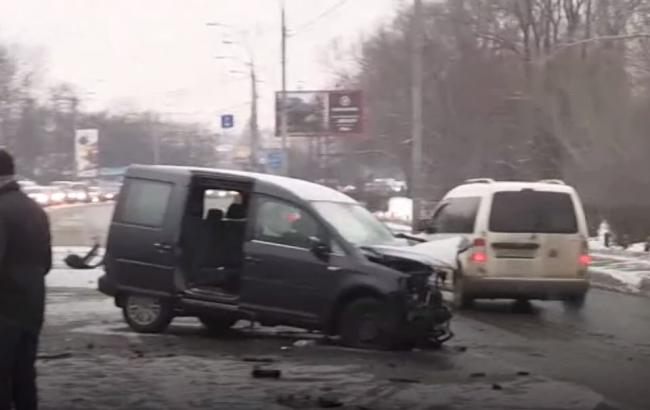 У Києві в ДТП загинув співробітник поліції, четверо постраждалих госпіталізовані