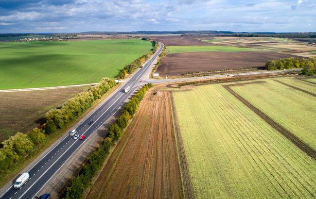 В Украине будет подписан первый договор о строительстве дорог на основе концессии, - Новак