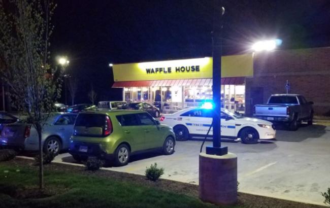 В результате стрельбы в кафе в США погибло четыре человека