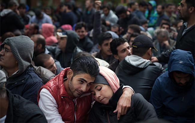 Германия приостанавливает прием беженцев из-за коронавируса