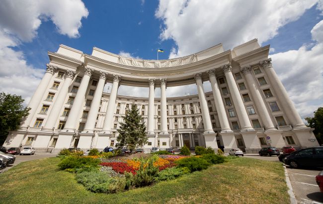 Россия хочет запретить украинский в школах на ВОТ, МИД ответил словами Кулиша