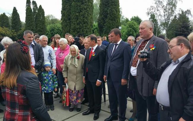 Активист: Ляшко провел День памяти в компании экс-регионала