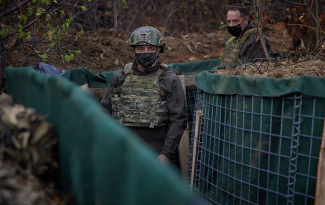 Зеленский об обострении на Донбассе: когда бьют по нашим бойцам, армия отвечает
