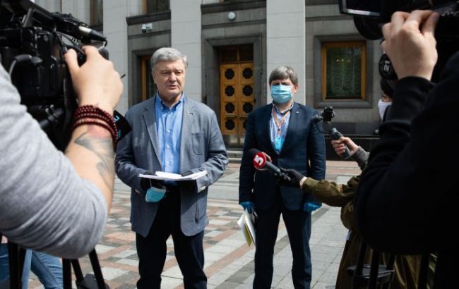 Порошенко призвал парламент поддержать законопроекты о социальной защите медиков