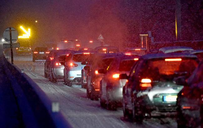 Во Франции из-за сильных снегопадов без света остались 195 тыс. домов