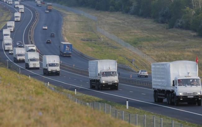 Вантажівки з російської гумдопомогою перетнули кордон з Україною