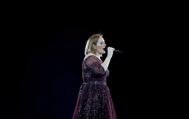 Адель посвятила песню жертвам теракта в Лондоне
