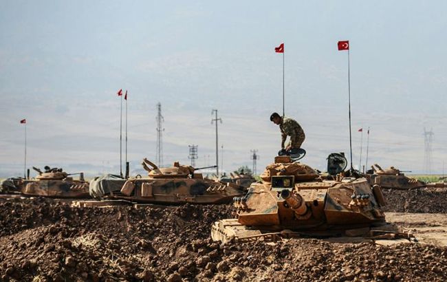 Турция перебросила к сирийской границе танки и спецназ