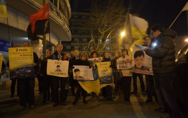 Украинцы начали в Португалии бессрочную акцию в поддержку Савченко