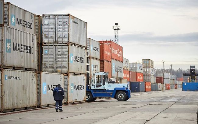 Польша и страны Балтии призвали ЕС запретить грузовые перевозки в Россию и Беларусь