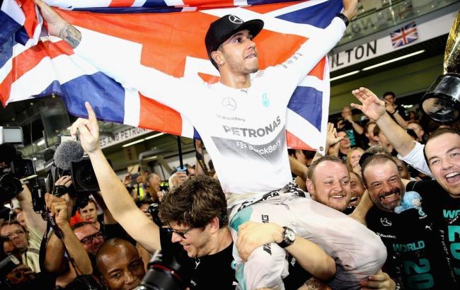 Формула-1: Льюис Хэмилтон выиграл в Абу-Даби и завоевал титул чемпиона мира