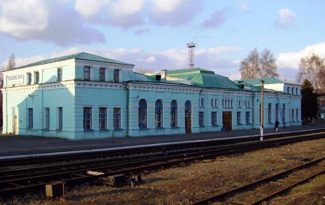 У Луганській області на ж/д дільниці стався вибух, 2 людини поранені