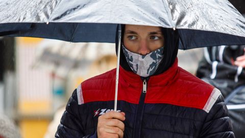 В Україні сильний вітер, зливи та град: оголошено штормове попередження