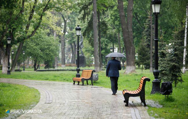 Похолодання, дощі та грози: синоптики розповіли, якою буде погода в Україні на вихідних