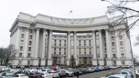 Українці застрягли в Казахстані. МЗС назвало кількість громадян