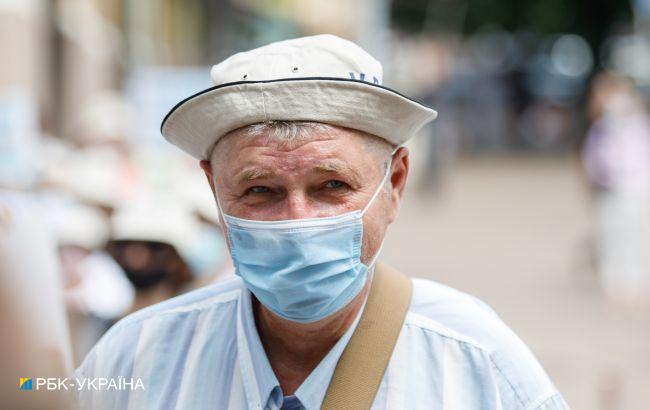 В Україні за добу ще 717 людей захворіли COVID-19