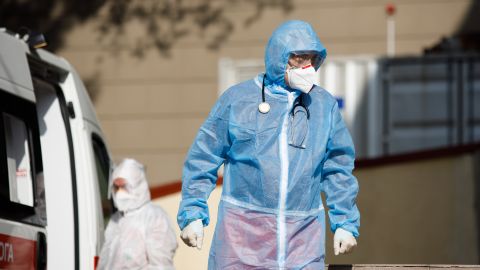 Ослаблення імунітету та норки: названі можливі причини мутації коронавірусу