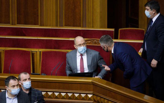Верховній раді та уряду довіряють менше 15% українців