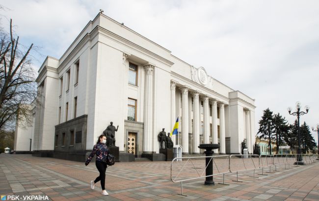 Рада одобрила за основу законопроект о погашении долгов "Укрнафты"